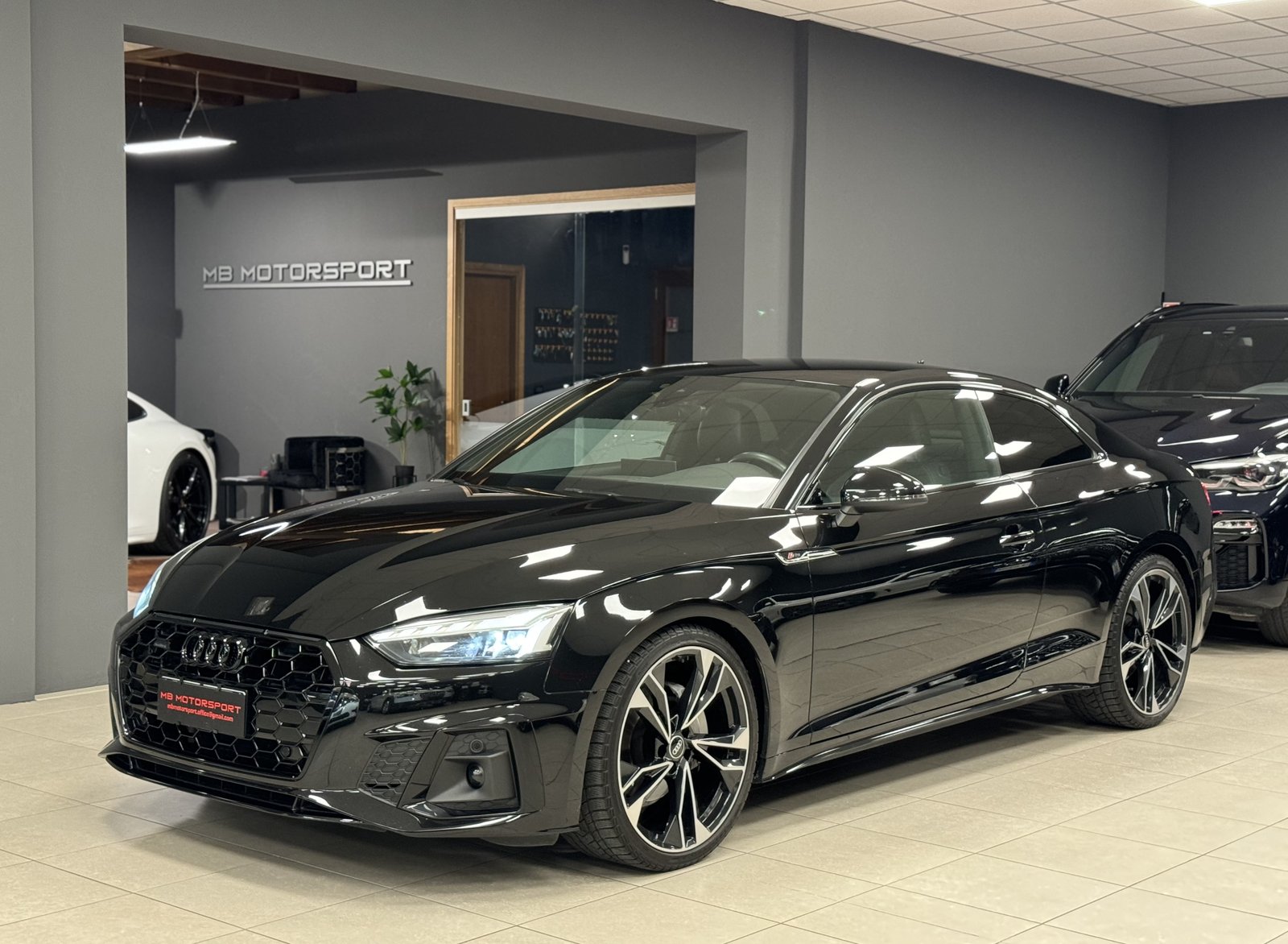 Audi A5 Coupé 40 TDI 204 CV quattro S tronic S line Black (Nero Mythos Metallizzato) nel salone MB Motorsport