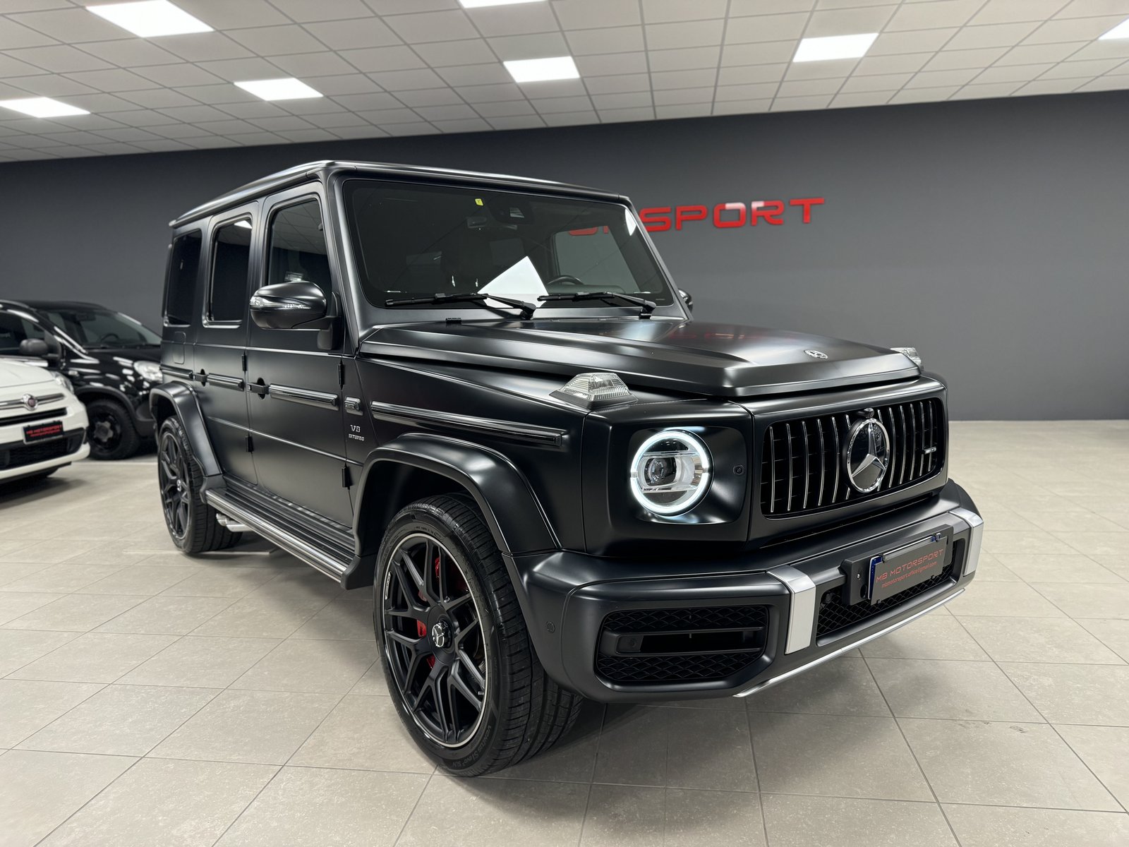Mercedes-Benz Classe G G 63 AMG 4.0 V8 BiTurbo 585 CV Nero Notte Magno (MANUFAKTUR Nero Notte Magno Opaco) nel salone MB Motorsport