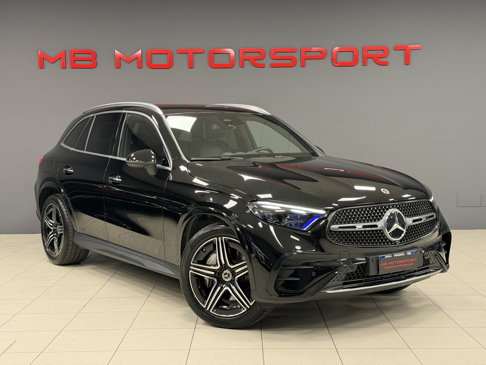 Mercedes-Benz GLC 220 d 4MATIC 197+23 CV Mild-Hybrid Nuovo X254 AMG Line (Nero Ossidiana Metallizzato) nel salone MB Motorsport